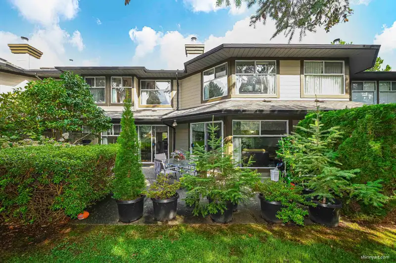 172 16080 82 AVENUE - photo 3 of 35