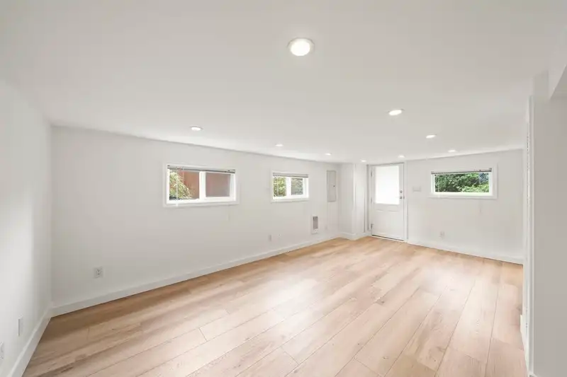 2636 PRINCE ALBERT STREET - photo 1 of 33