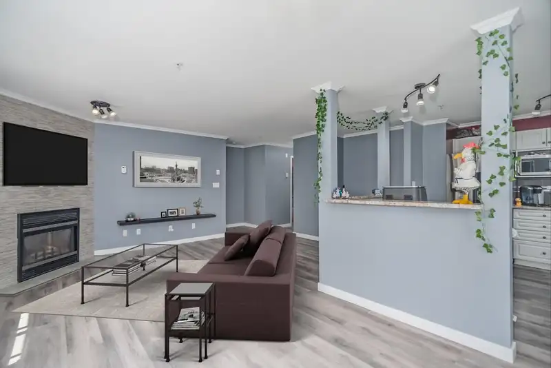 403 33708 KING ROAD - photo 4 of 29