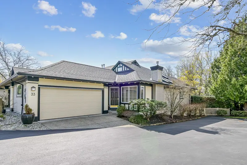 33 17917 68 AVENUE - photo 2 of 25