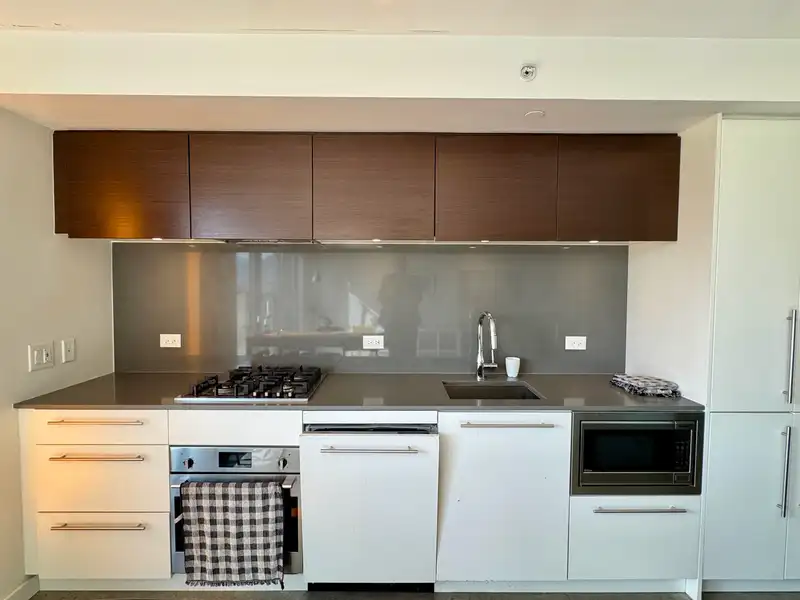 803 150 E CORDOVA STREET - photo 2 of 13