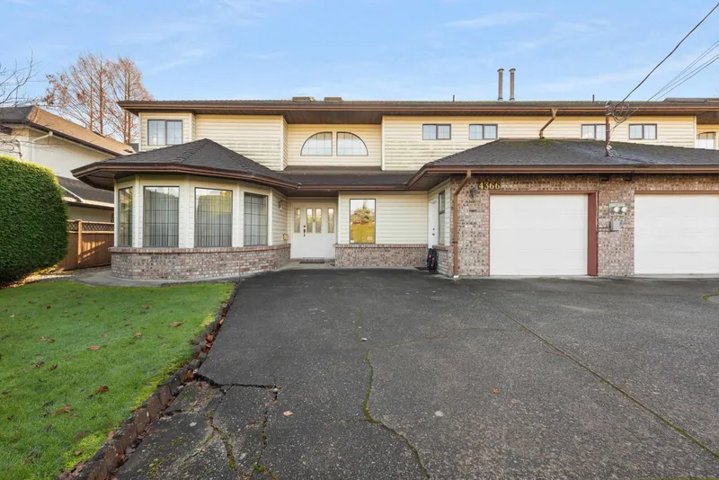 4366 STEVESTON HIGHWAY - photo 2 of 25