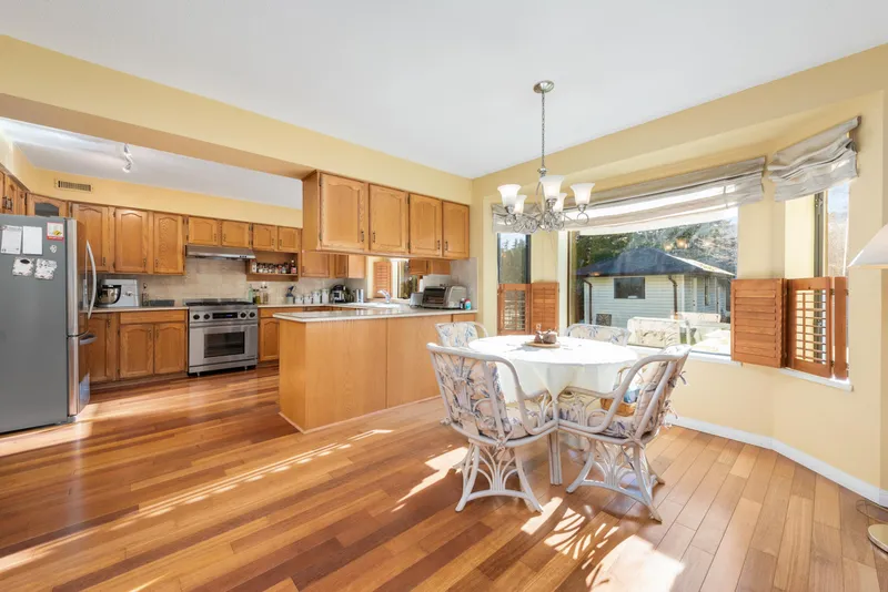 4366 STEVESTON HIGHWAY - photo 4 of 25