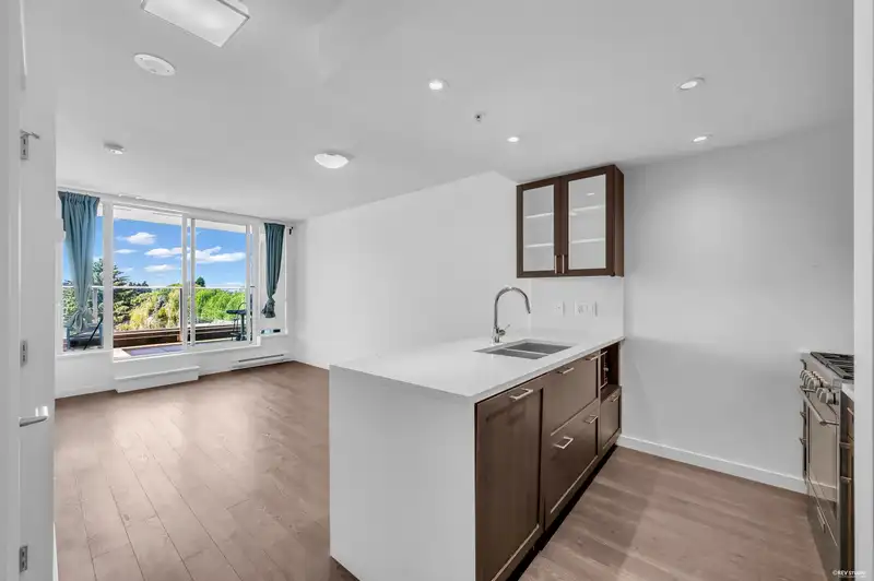 614 5598 ORMIDALE STREET - photo 4 of 28