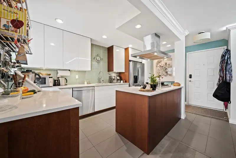 6 1234 W 7TH AVENUE - photo 3 of 29