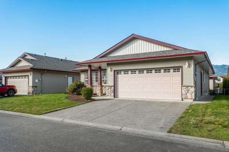 43 7330 ELM ROAD - photo 4 of 25