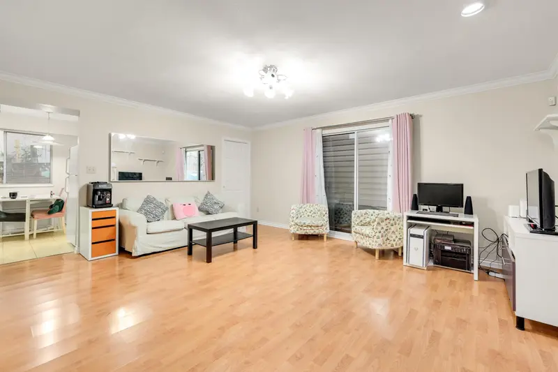 819 W 70TH AVENUE - photo 4 of 17