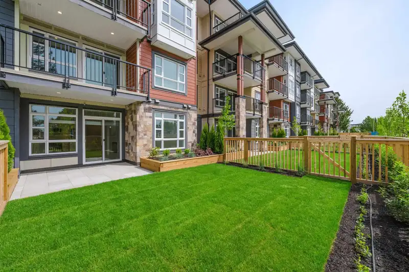 111 22562 121 AVENUE - photo 2 of 24