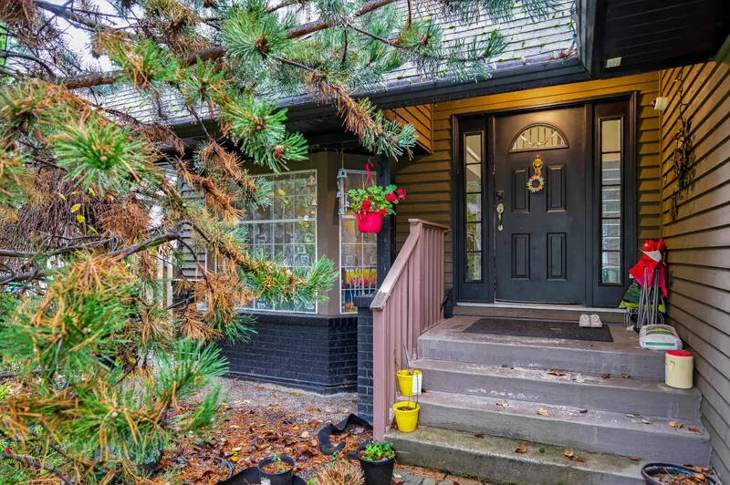 2382 150B STREET - photo 3 of 25