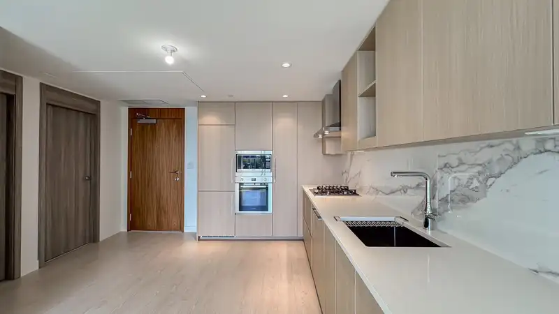 1407 8611 HAZELBRIDGE WAY - photo 1 of 20