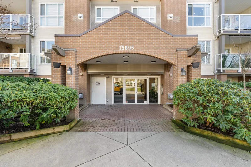 308 15895 84 AVENUE - photo 1 of 25