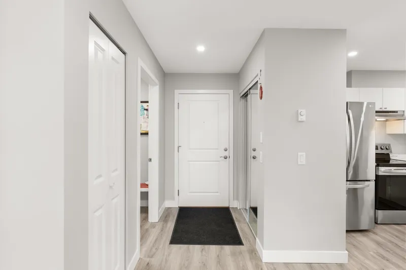 308 15895 84 AVENUE - photo 4 of 25