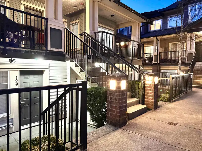 129 13958 108 AVENUE - photo 1 of 16