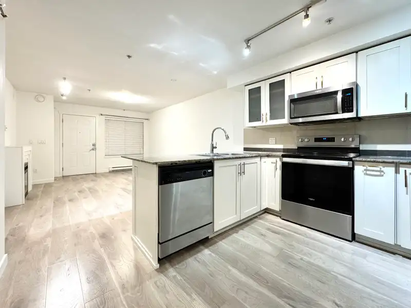 129 13958 108 AVENUE - photo 4 of 16
