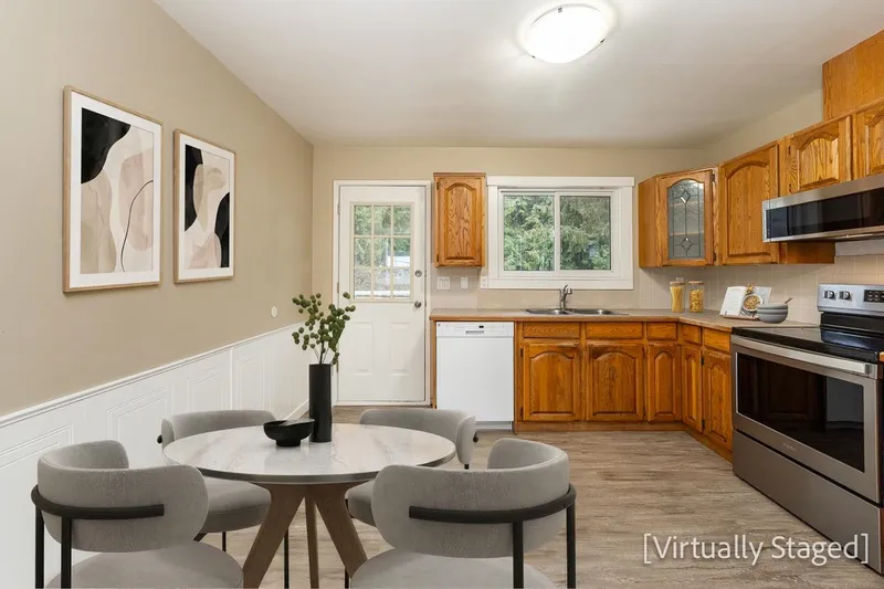 1819 CHALMERS AVENUE - photo 4 of 25