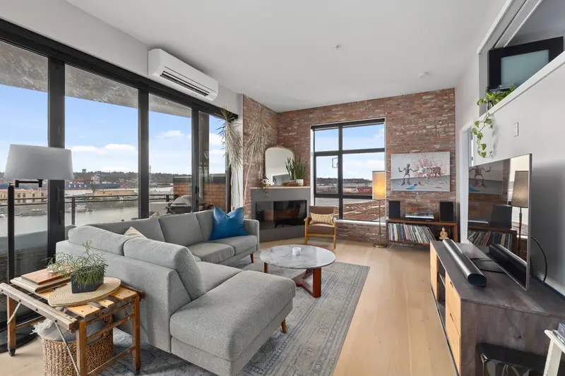 414 220 SALTER STREET - photo 2 of 25