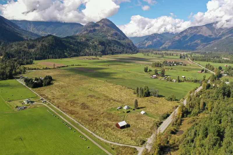 8891 PEMBERTON MEADOWS ROAD - photo 3 of 25