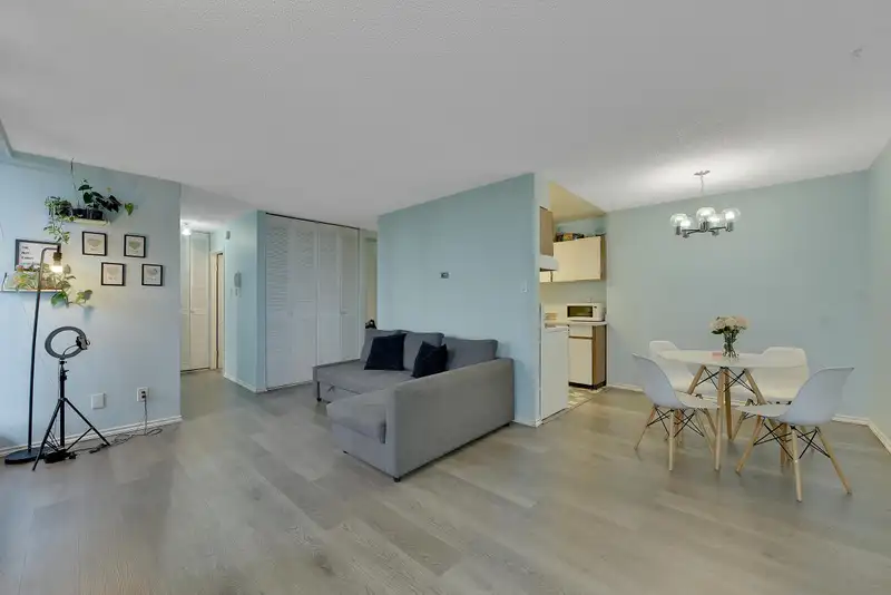 605 6759 WILLINGDON AVENUE - photo 3 of 28