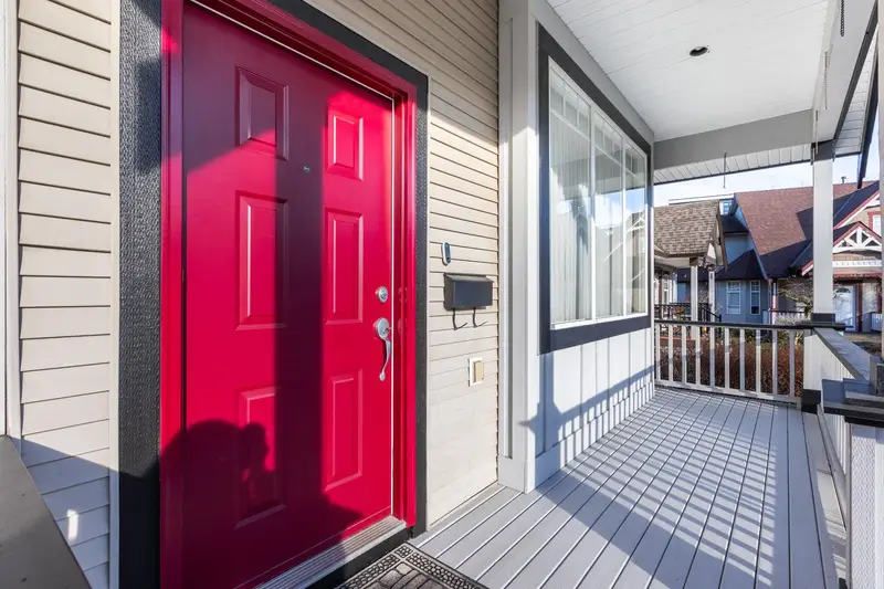 13559 62B AVENUE - photo 3 of 25