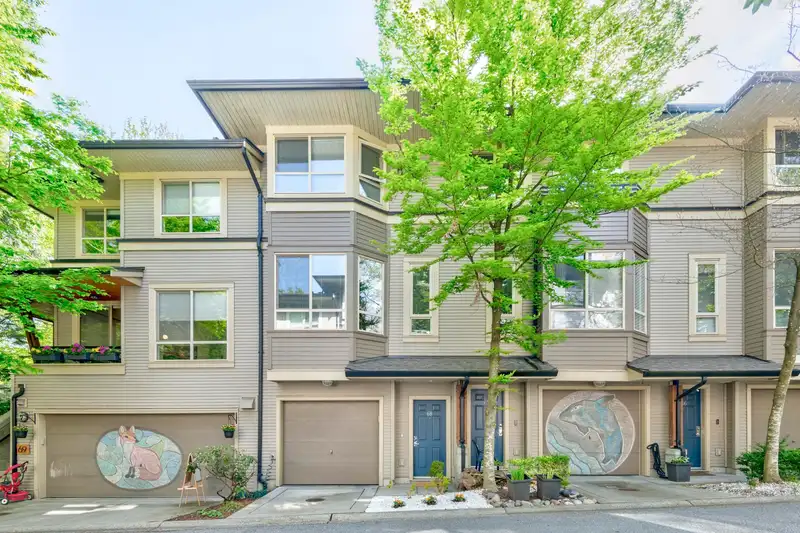 68 100 KLAHANIE DRIVE - photo 1 of 40