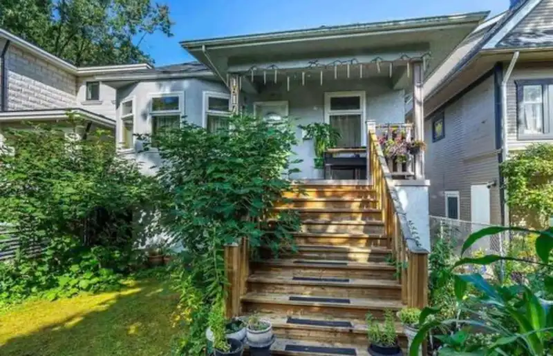 1917 E 22ND AVENUE - photo 1 of 20