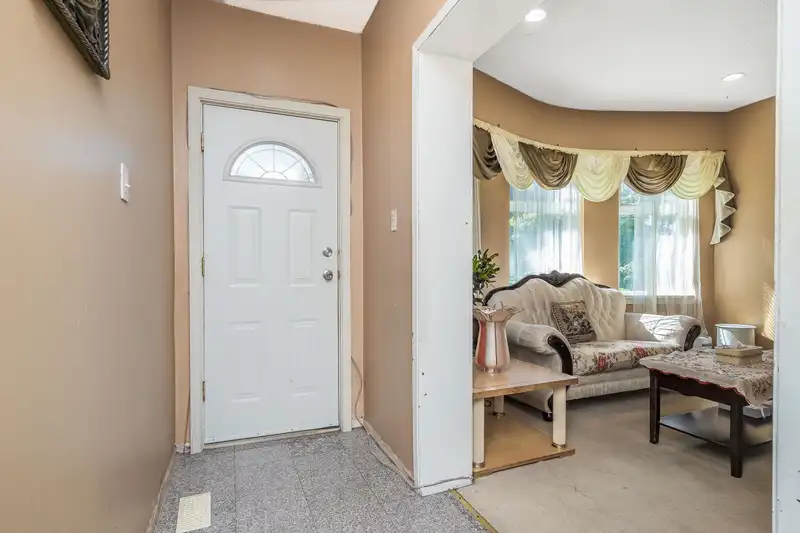 1917 E 22ND AVENUE - photo 3 of 20