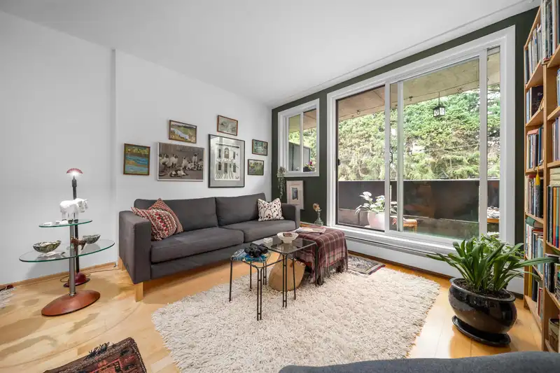 202 1867 W 3RD AVENUE - photo 2 of 24