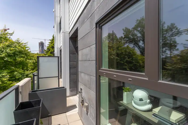 145 W 41ST AVENUE - photo 3 of 22