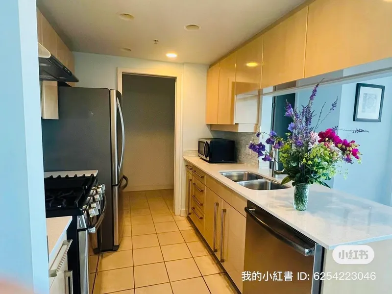 601 1408 STRATHMORE MEWS - photo 4 of 18