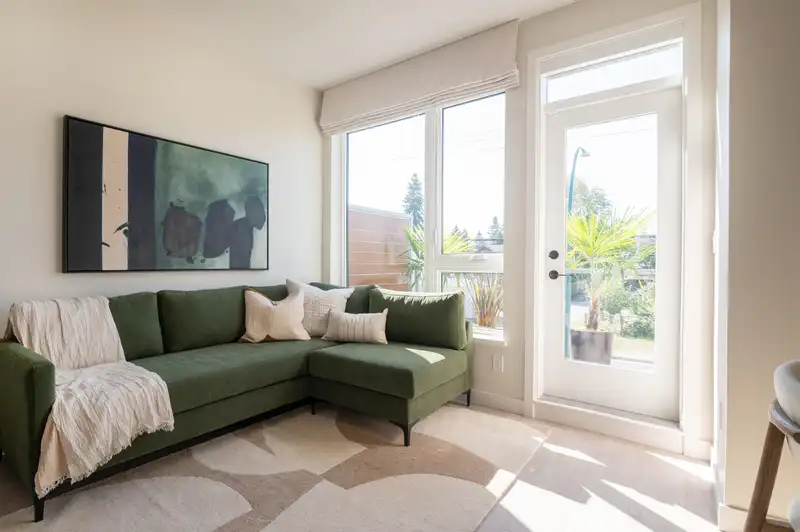 220 921 GRANT STREET - photo 3 of 10