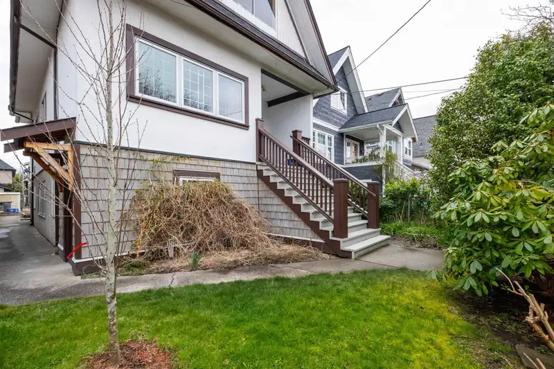 1021 E 14TH AVENUE - photo 2 of 29