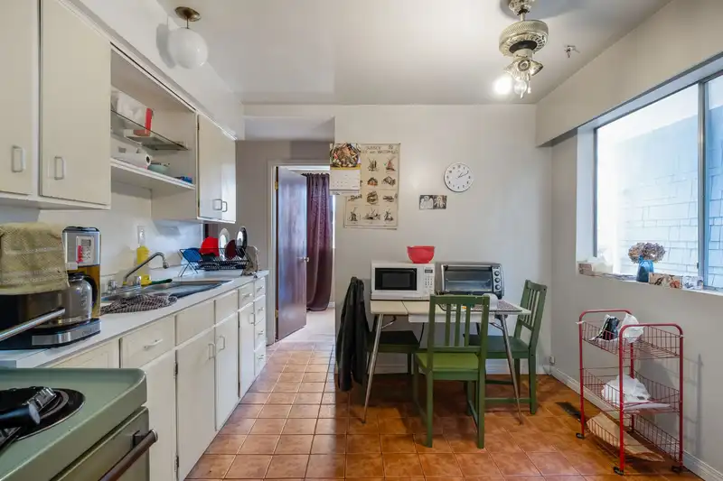 1021 E 14TH AVENUE - photo 4 of 29