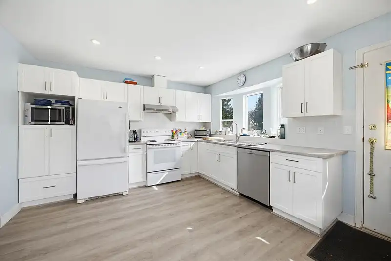 8836 142A STREET - photo 3 of 30