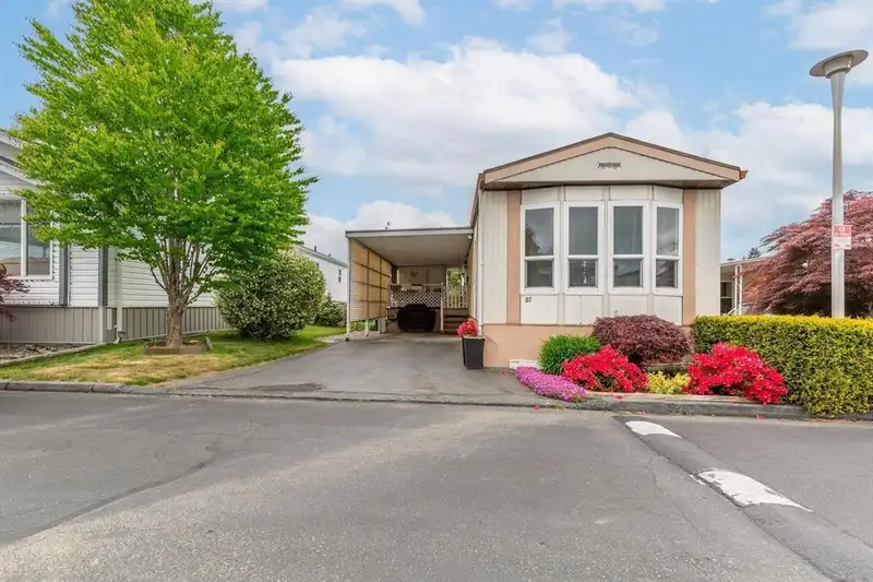 50 8254 134 STREET - photo 2 of 30