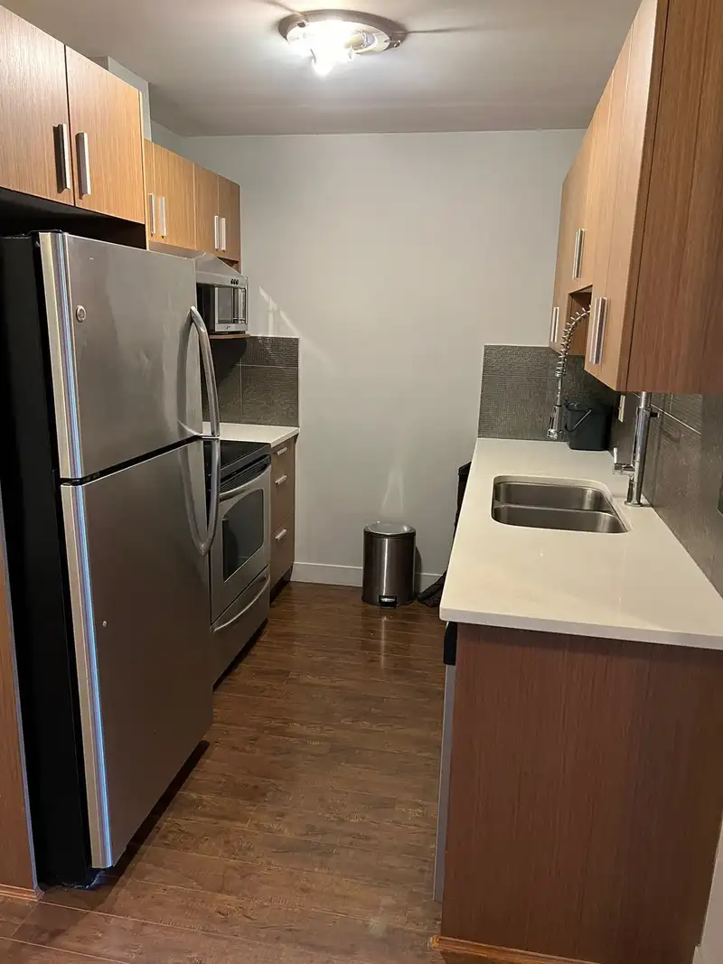115 6588 ELGIN AVENUE - photo 3 of 11