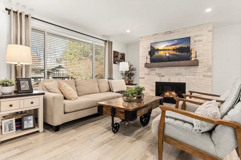 540 NAISMITH AVENUE - photo 4 of 25