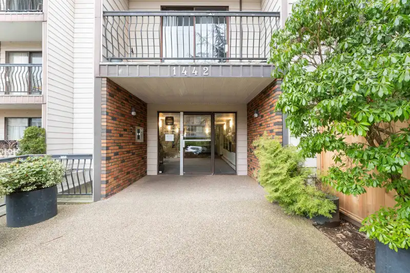 214 1442 BLACKWOOD STREET - photo 1 of 36
