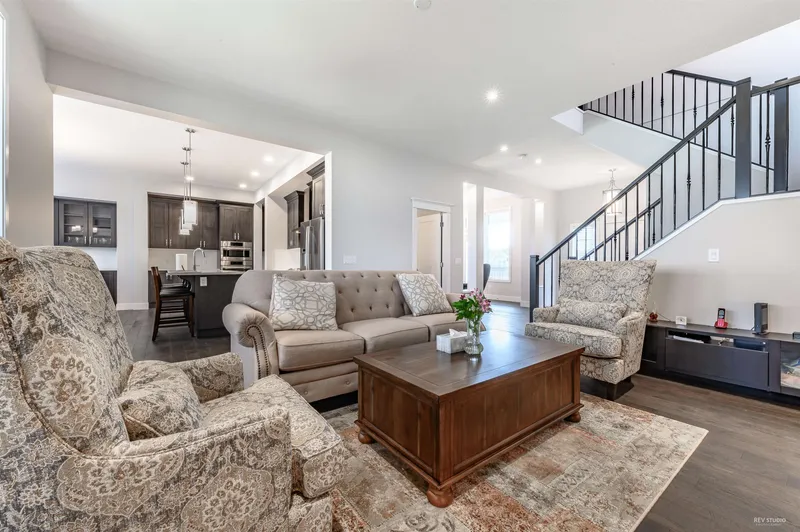 3565 SHEFFIELD AVENUE - photo 2 of 25