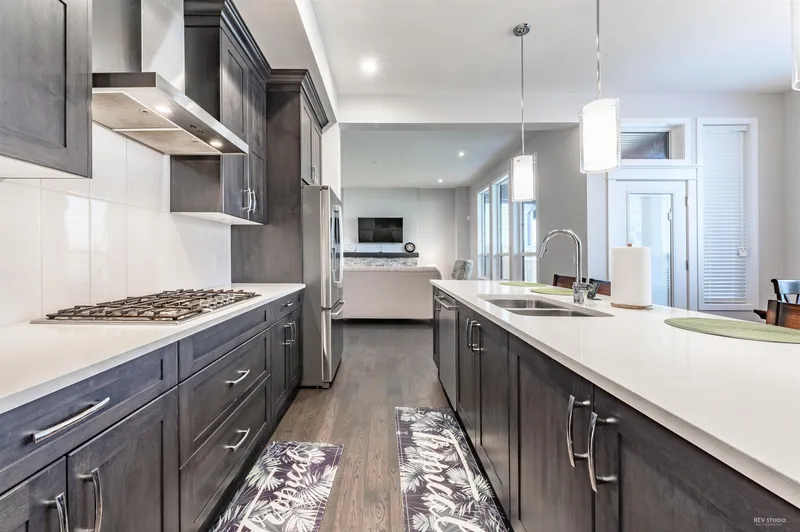 3565 SHEFFIELD AVENUE - photo 4 of 25