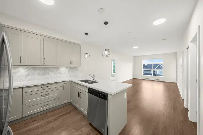 307 14550 WINTER CRESCENT - photo 3 of 19