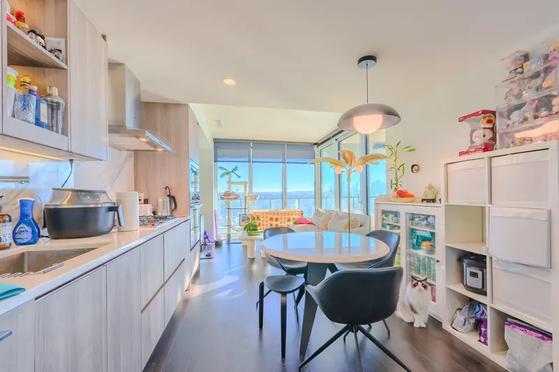 1602 4890 LOUGHEED HIGHWAY - photo 2 of 25