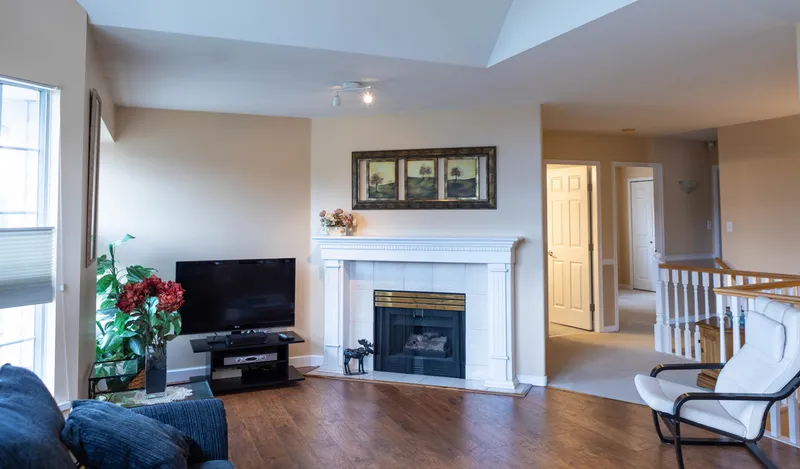 888 HERRMANN STREET - photo 4 of 25