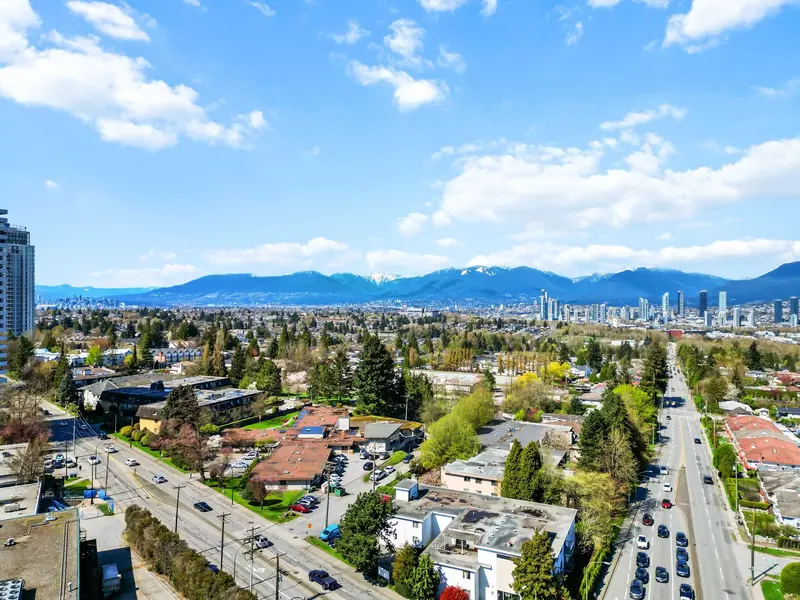 1606 4505 HAZEL STREET - photo 2 of 25