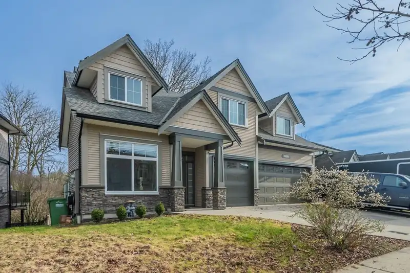3918 CAVES COURT - photo 2 of 40