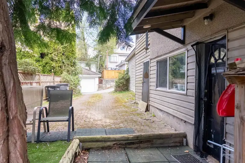 2703 WARD STREET - photo 4 of 16