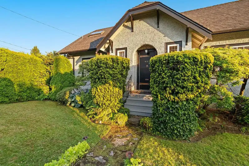401 SOMERSET STREET - photo 2 of 40