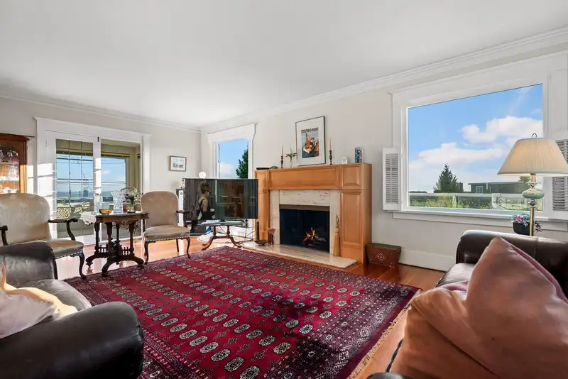 401 SOMERSET STREET - photo 3 of 40
