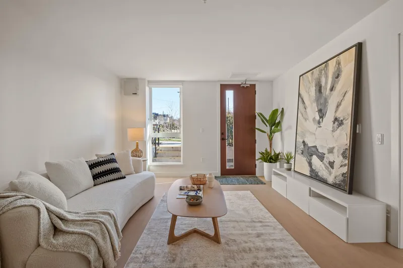 103 333 ST. DAVIDS AVENUE - photo 4 of 18