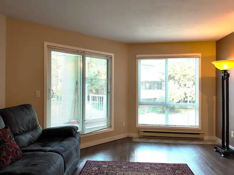 121 7437 MOFFATT ROAD - photo 3 of 25