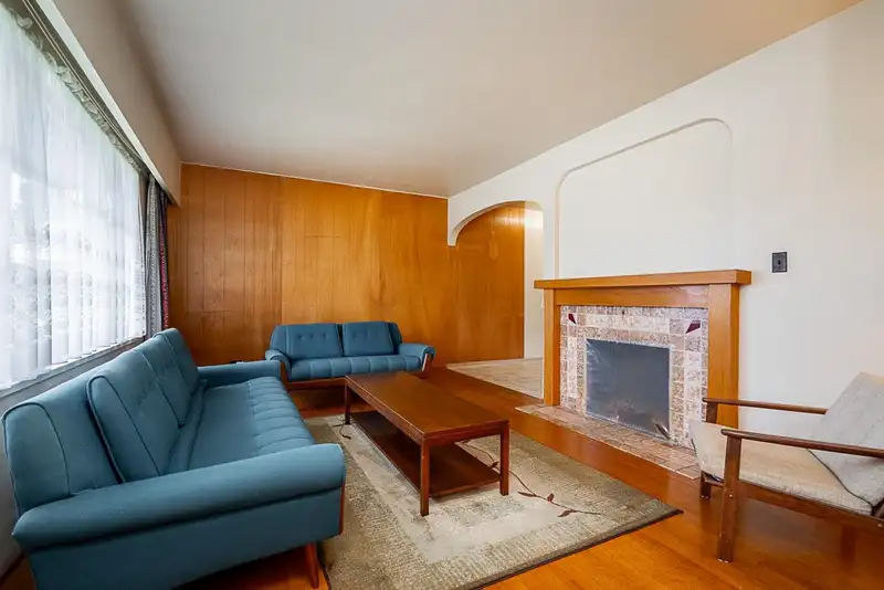 904 FIRST STREET - photo 3 of 39
